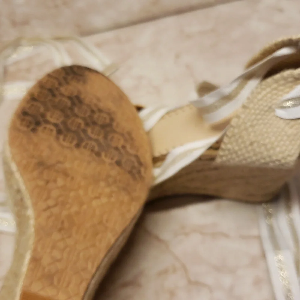 Lilly Pulitzer Elegant Gold Wedge Ankle Straps Sandals Size  8